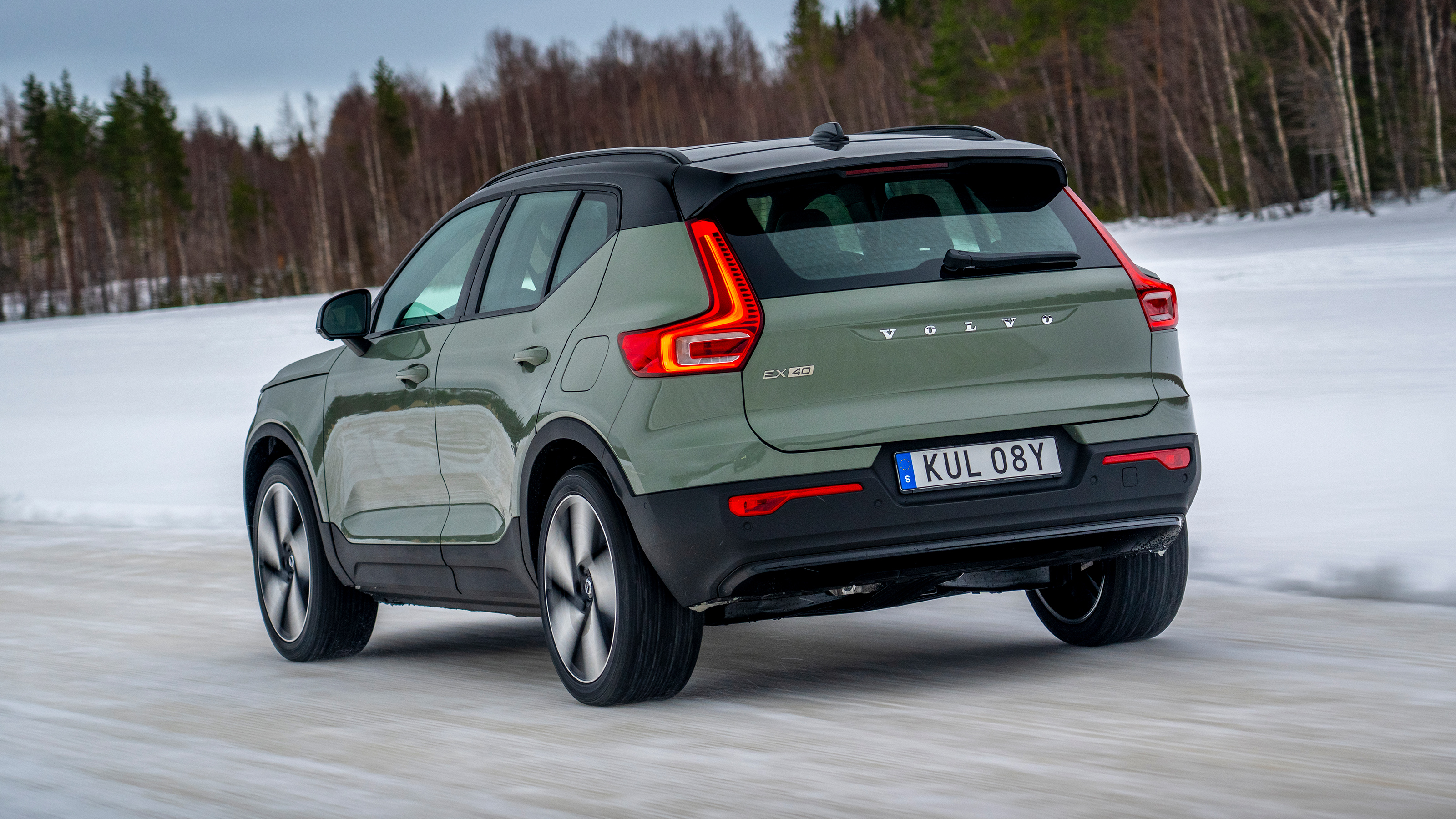 Volvo EX40 - rear tracking