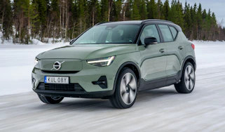 Volvo EX40 - front tracking