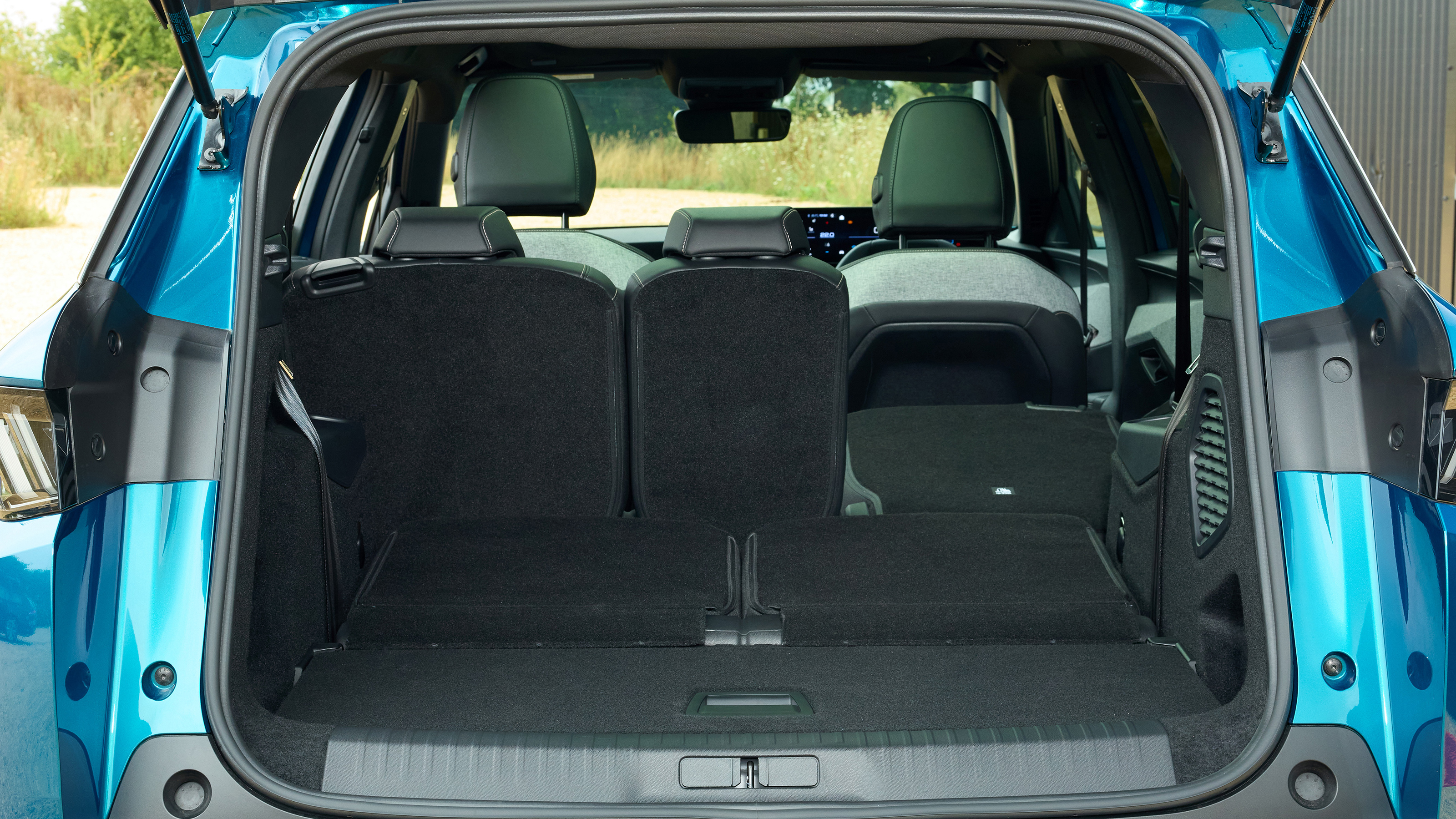 Peugeot E-5008 - boot