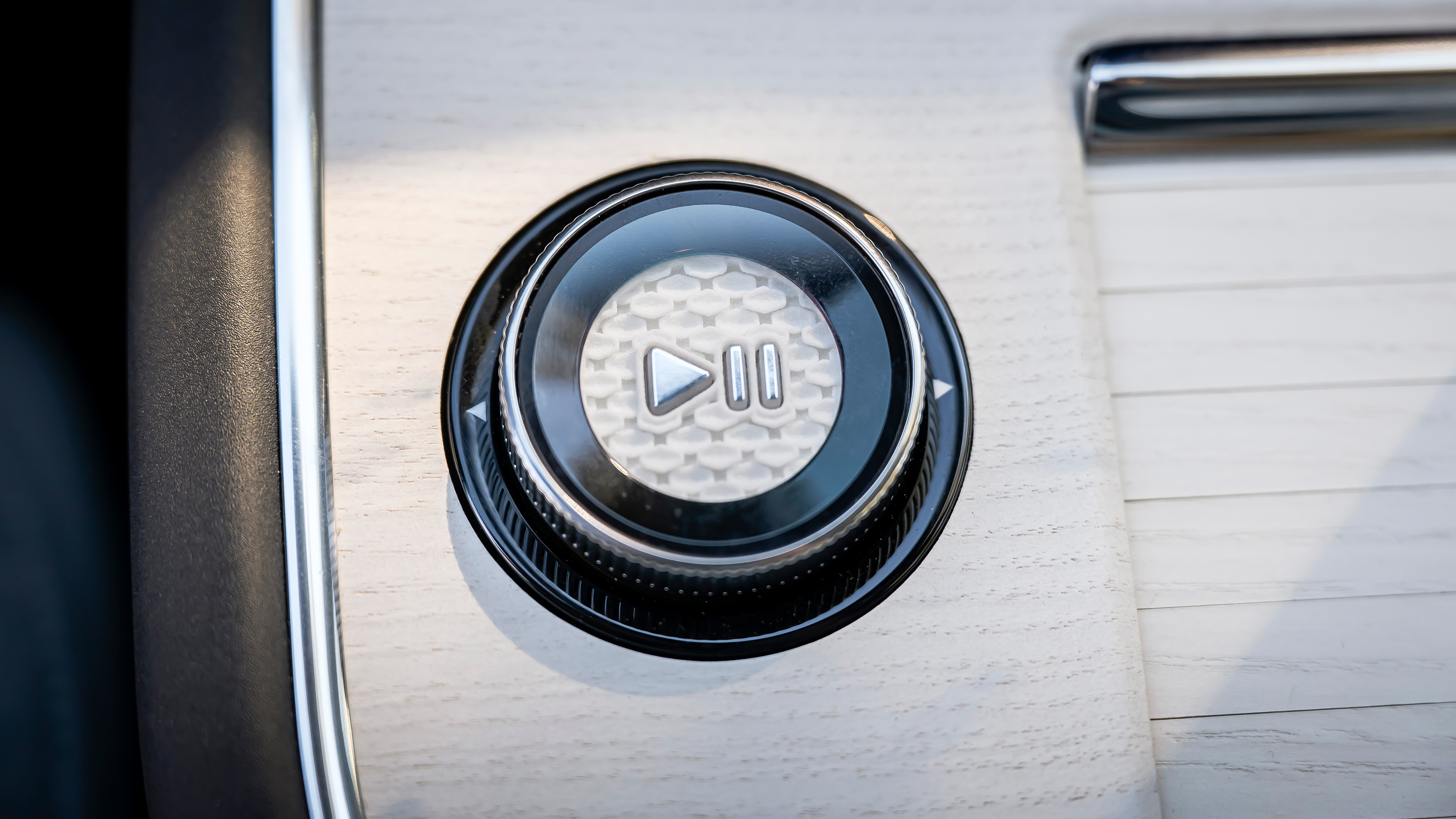 Volvo EX90 - rotary controller