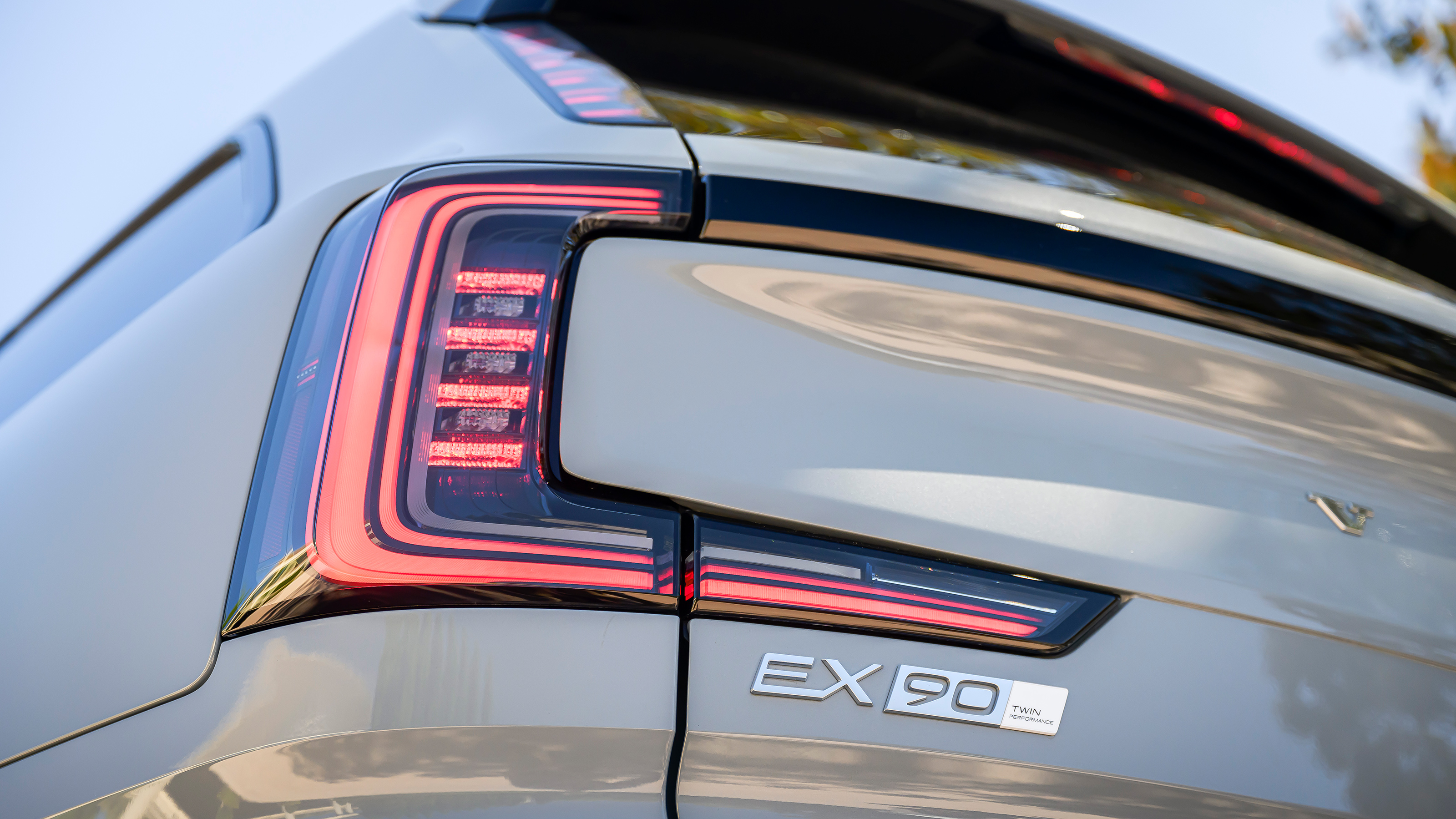 Volvo EX90 - tail light