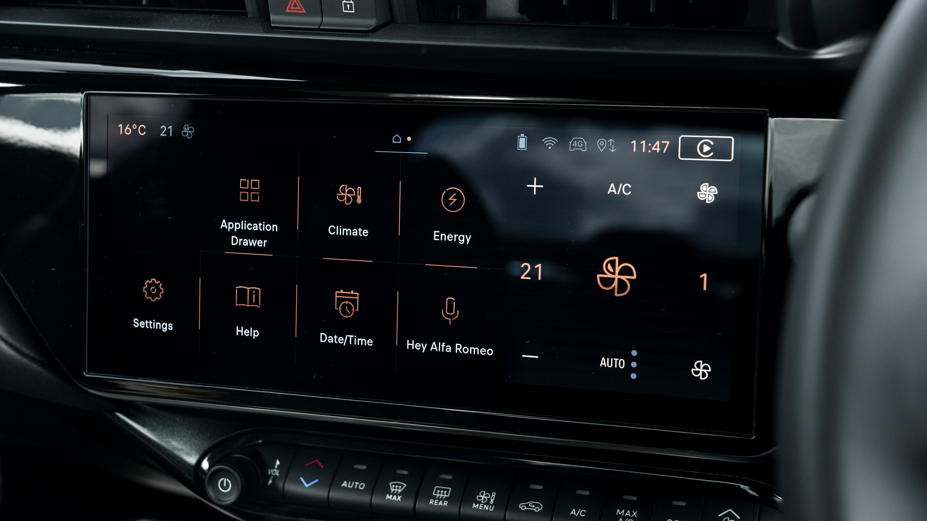 Alfa Romeo Junior - infotainment screen