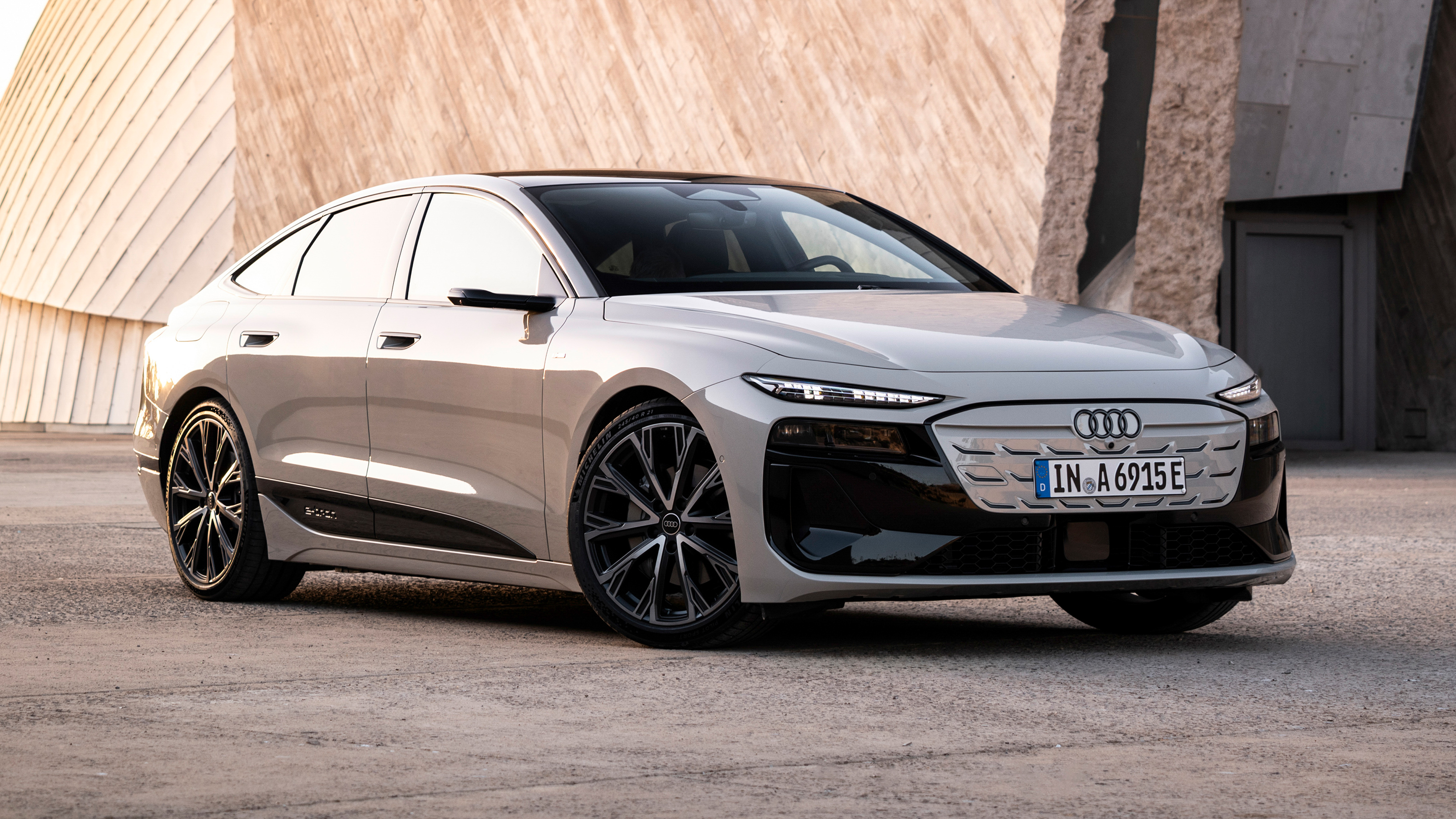 Audi A6 e-tron - front static