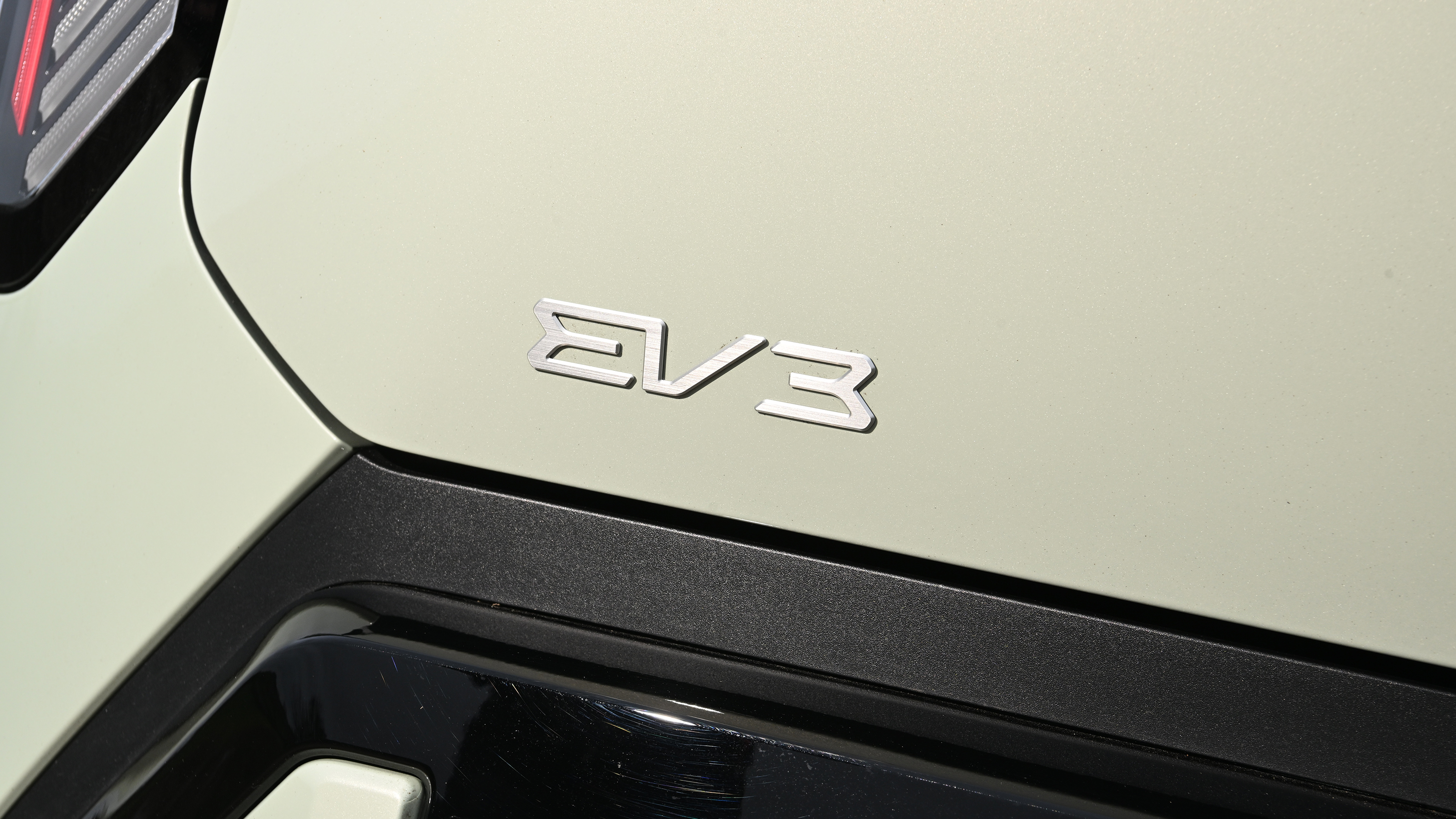 Kia EV3 - 'EV3' tailgate badge