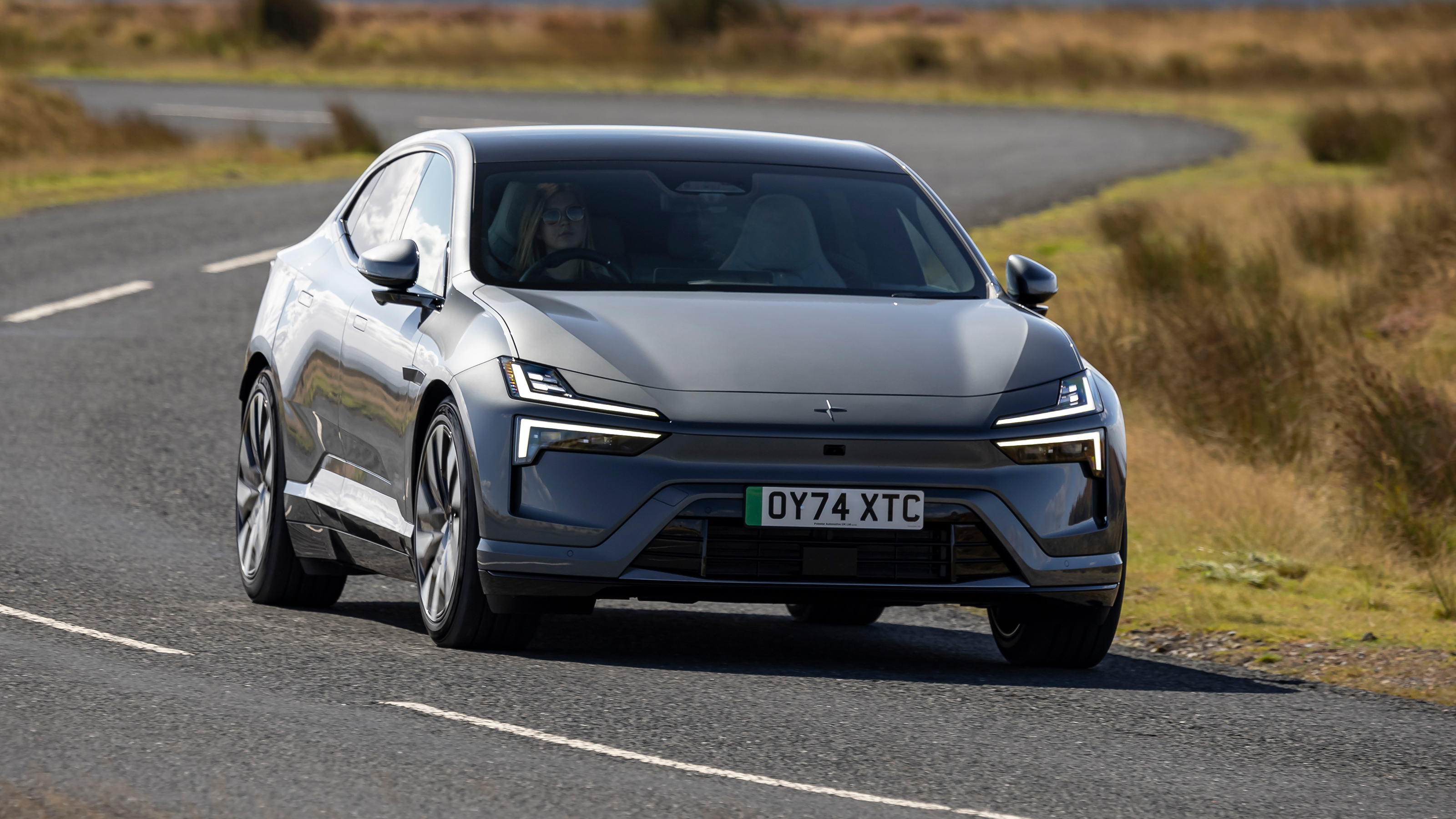 Polestar 4 - front cornering