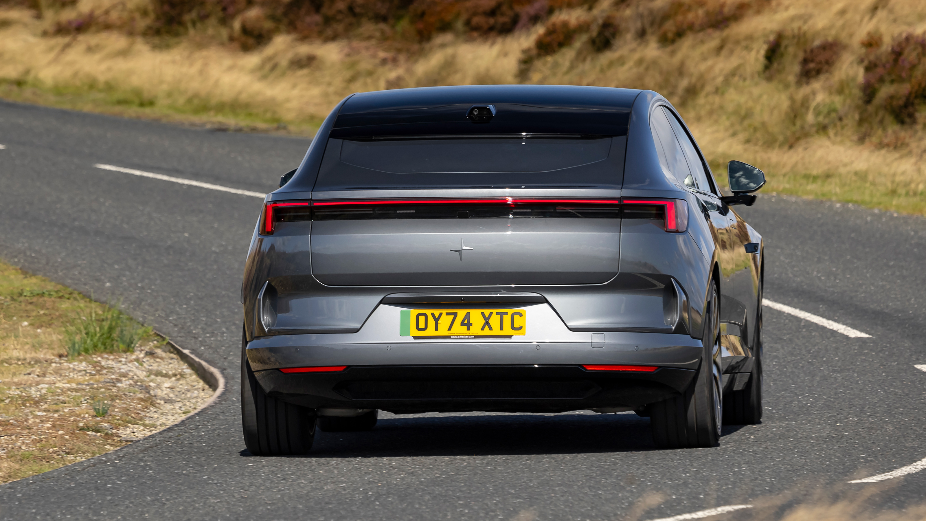 Polestar 4 - rear cornering