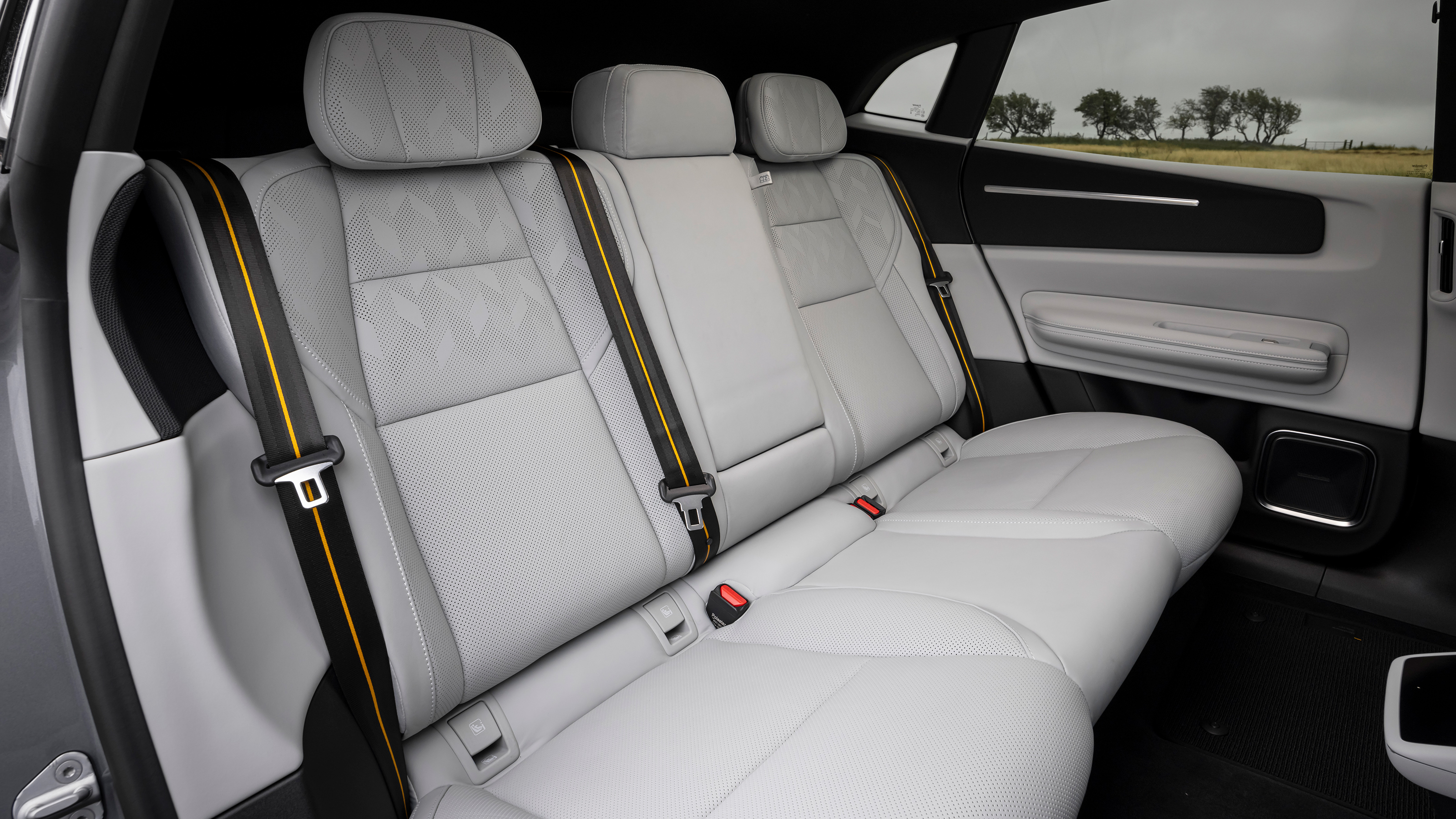 Polestar 4 - rear seats