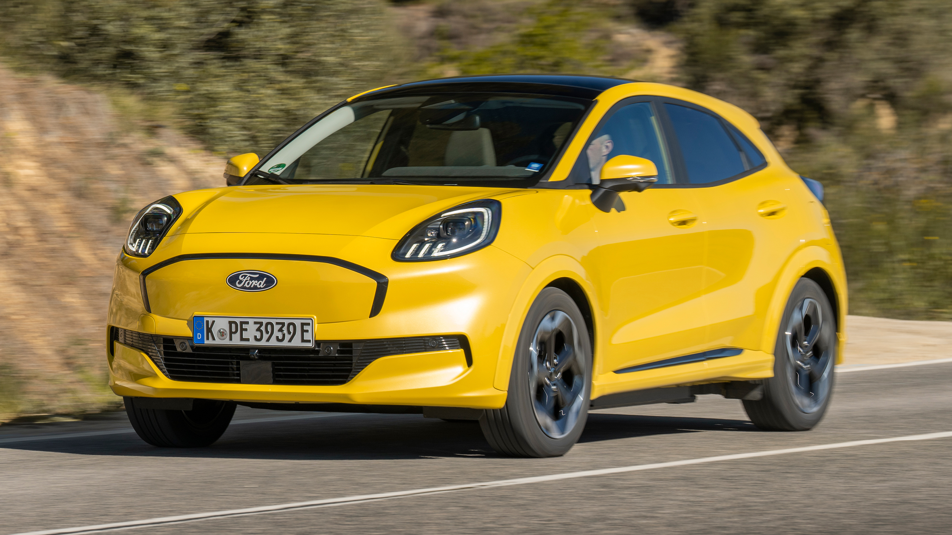 Ford Puma Gen-E - front tracking