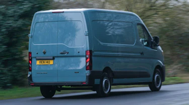 Renault Master E-Tech - rear tracking