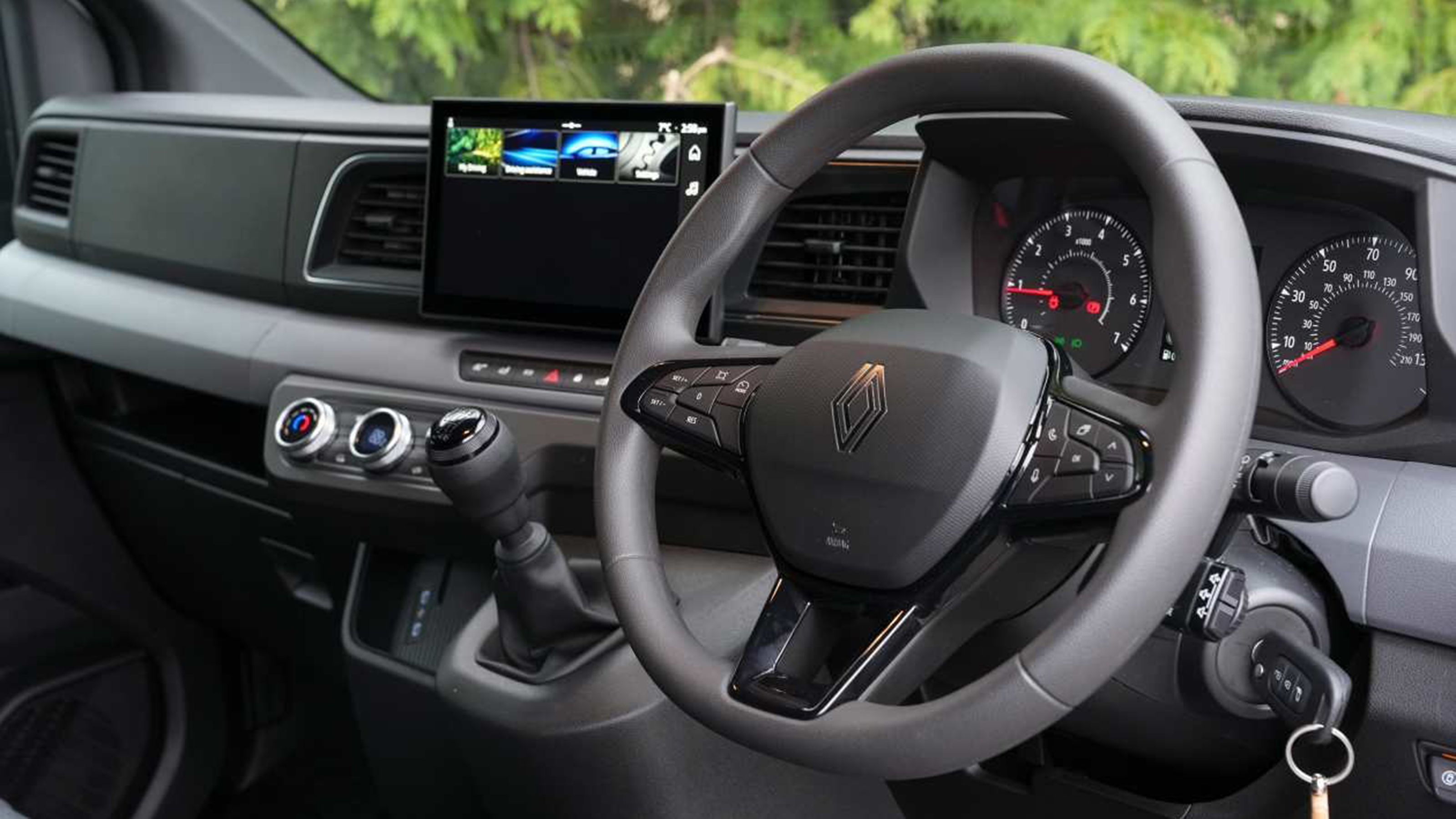 Renault Master E-Tech - interior 