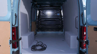 Renault Master E-Tech - load space