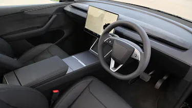 Tesla Model Y - dashboard