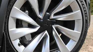 Tesla Model Y - wheel