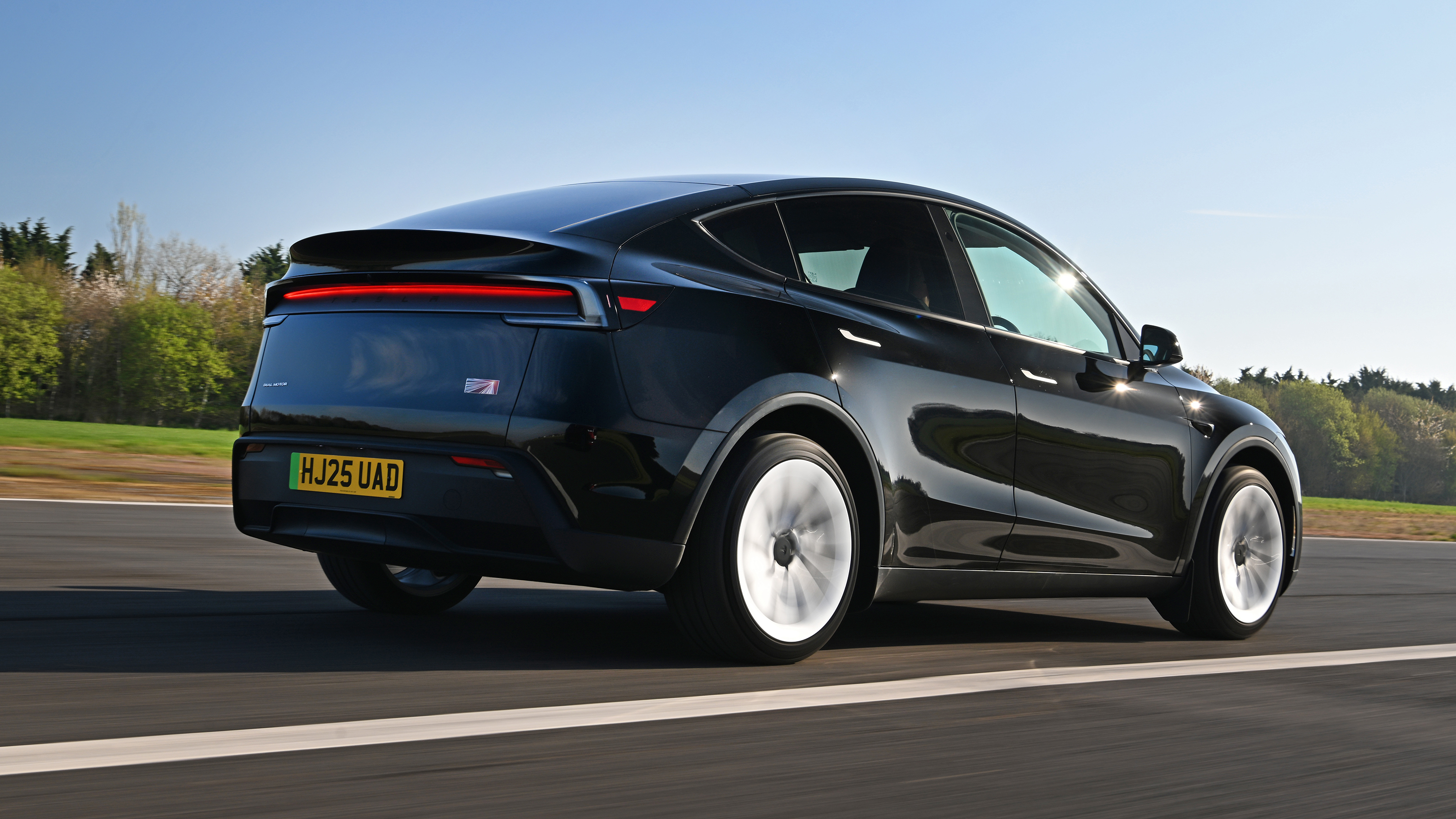 Tesla Model Y - rear tracking