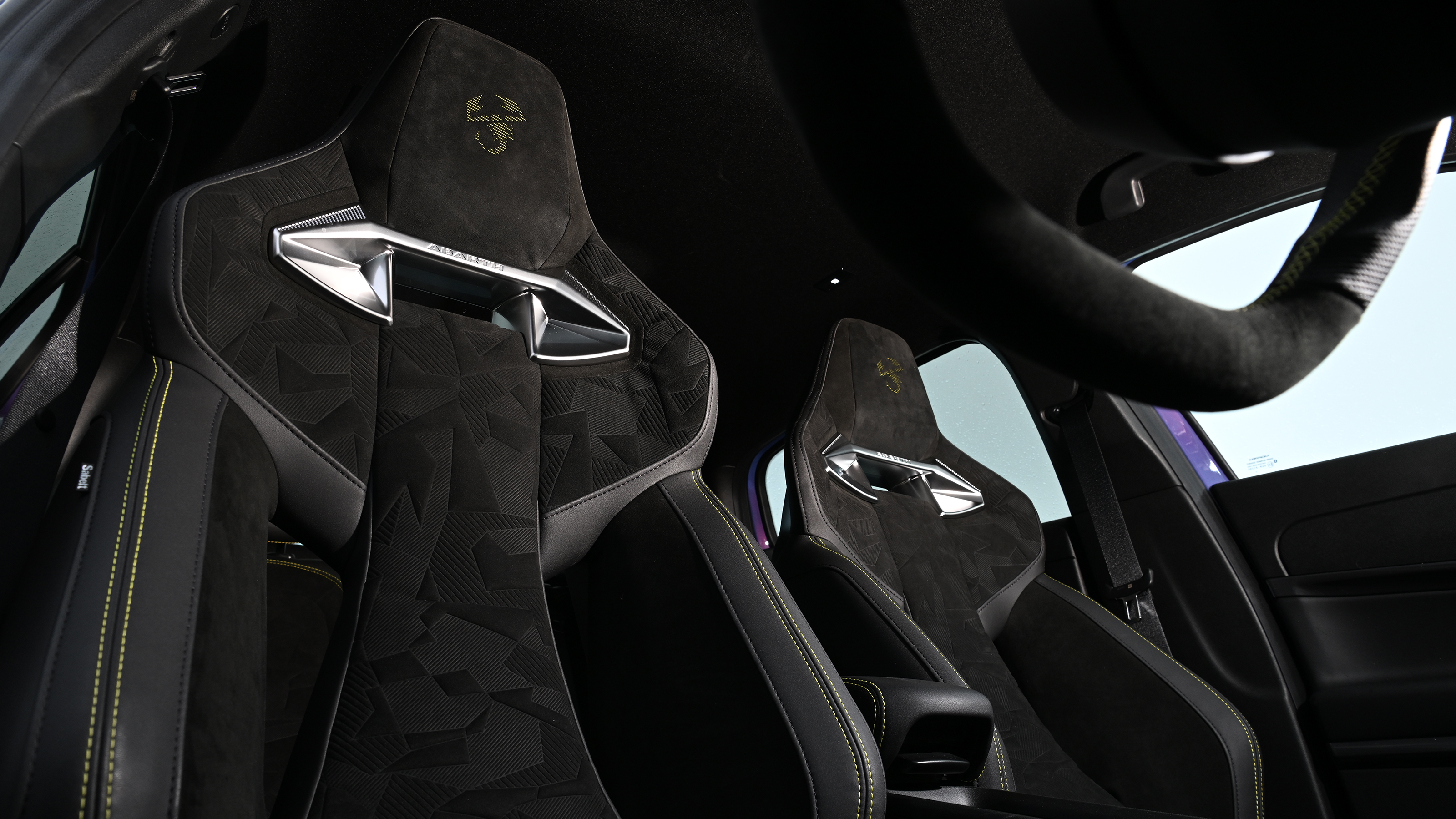Abarth 600e - front seats
