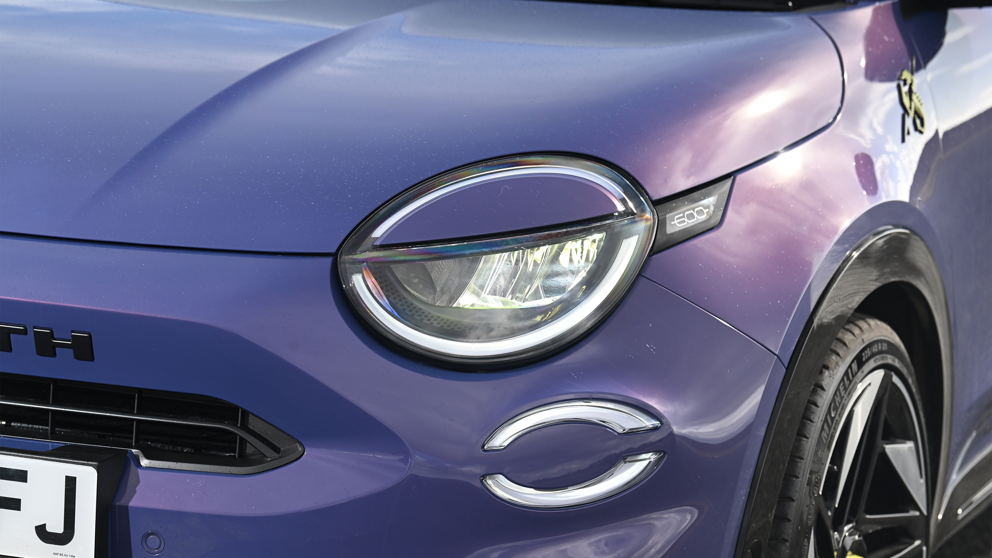 Abarth 600e - headlights