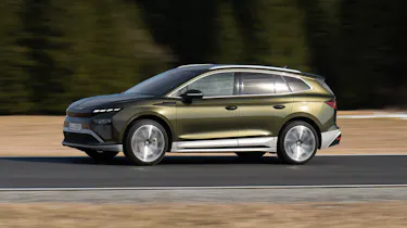 Skoda Enyaq - side action
