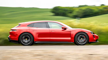 Porsche Taycan Sport Tursimo - side
