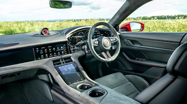 Porsche Taycan Sport Tursimo - interior