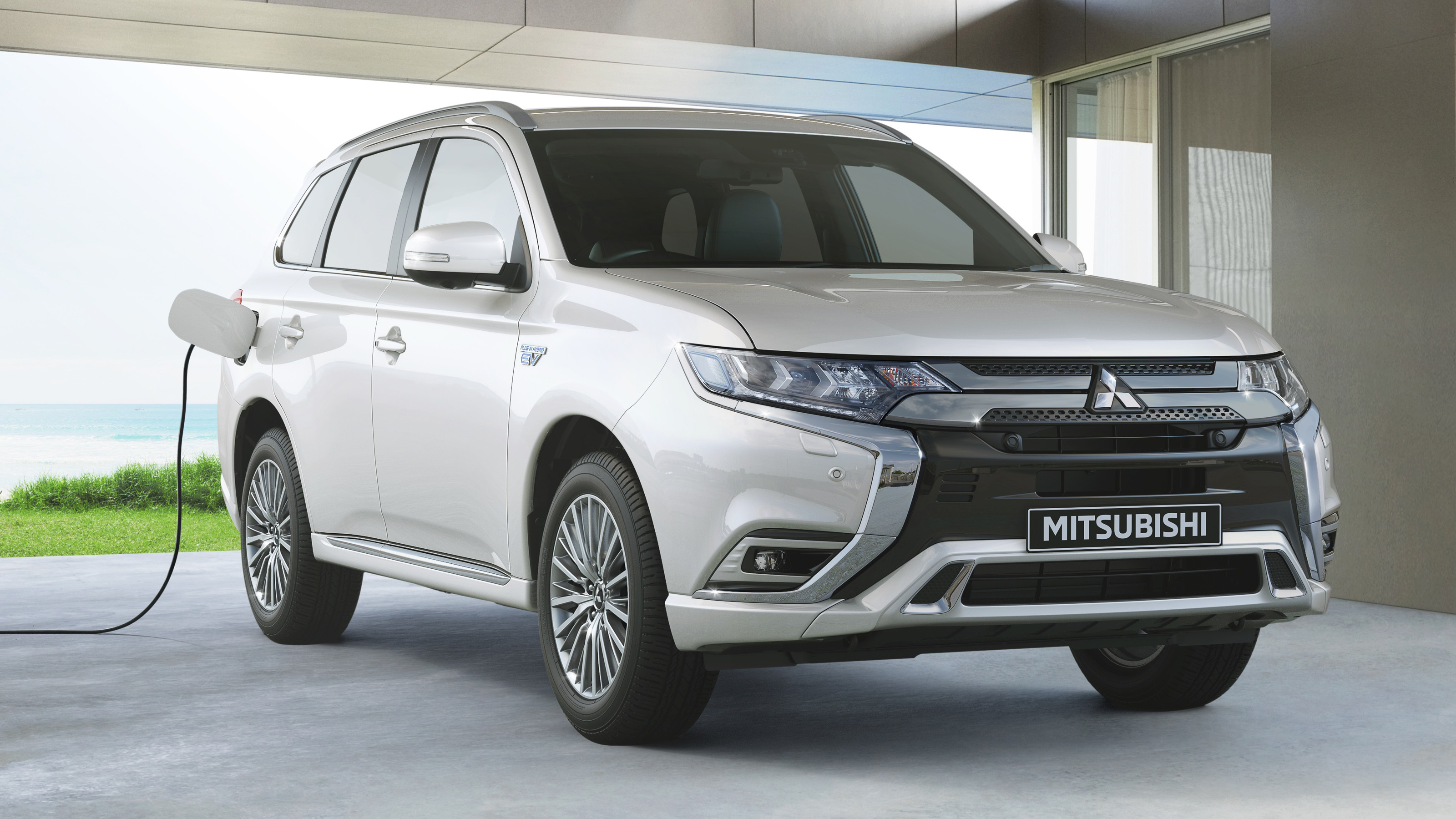 Mitsubishi Outlander PHEV charging